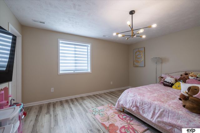 16901 Vernon Avenue, Omaha, NE 68116