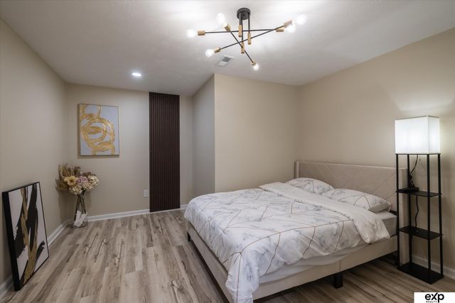 16901 Vernon Avenue, Omaha, NE 68116