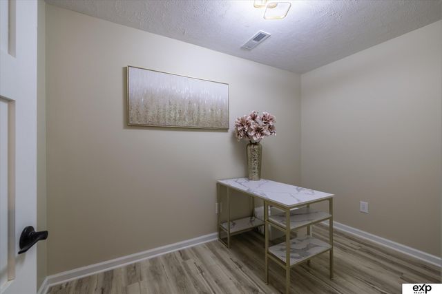 16901 Vernon Avenue, Omaha, NE 68116