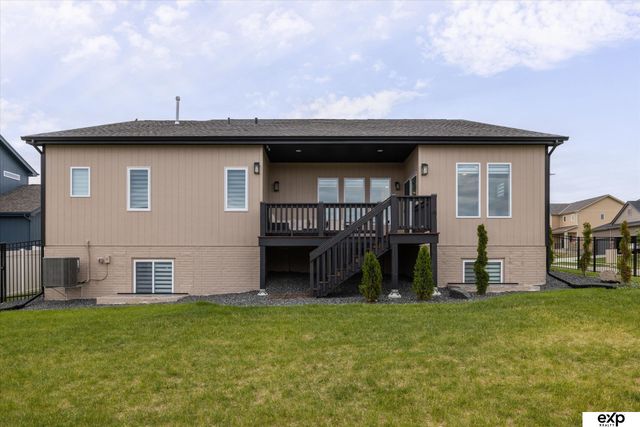 16901 Vernon Avenue, Omaha, NE 68116