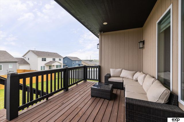 16901 Vernon Avenue, Omaha, NE 68116