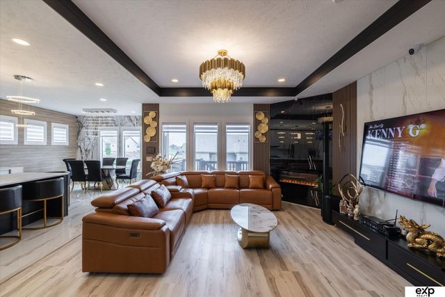 16901 Vernon Avenue, Omaha, NE 68116