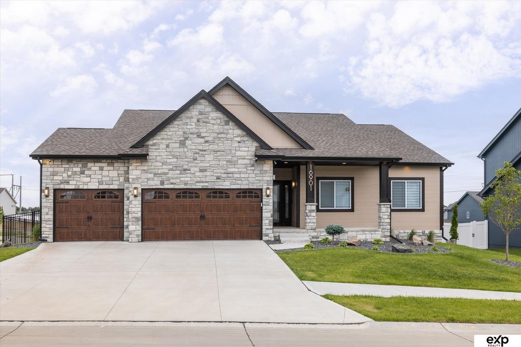 16901 Vernon Avenue, Omaha, NE 68116
