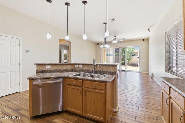 3577 W NAOMI Lane, San Tan Valley, AZ 85144