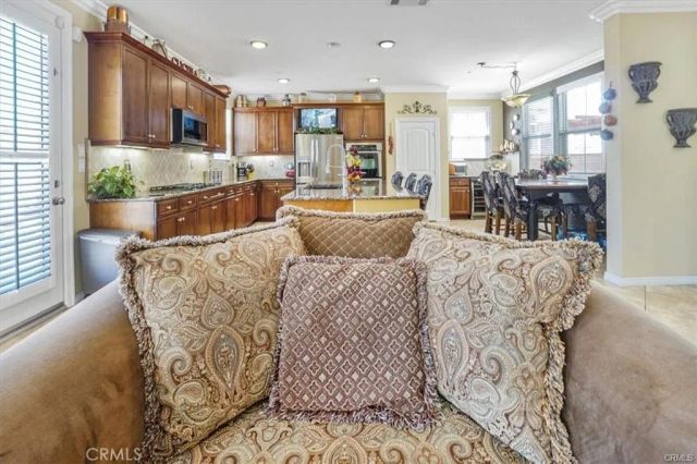 5003 THORNBERRY WAY, Fontana, CA 92336