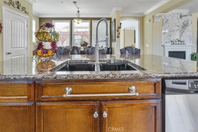 5003 THORNBERRY WAY, Fontana, CA 92336