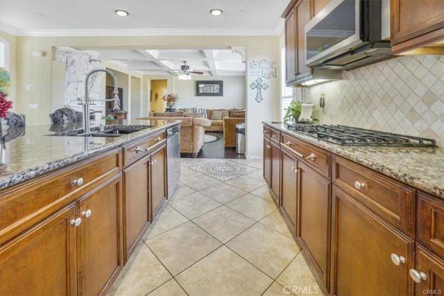 5003 THORNBERRY WAY, Fontana, CA 92336