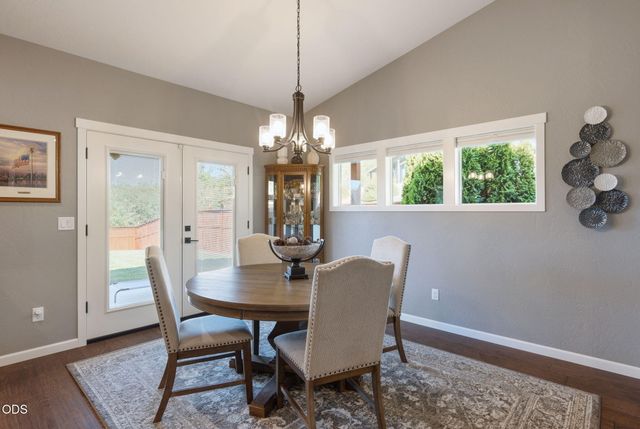 326 SW Kennedy Way, Grants Pass, OR 97526