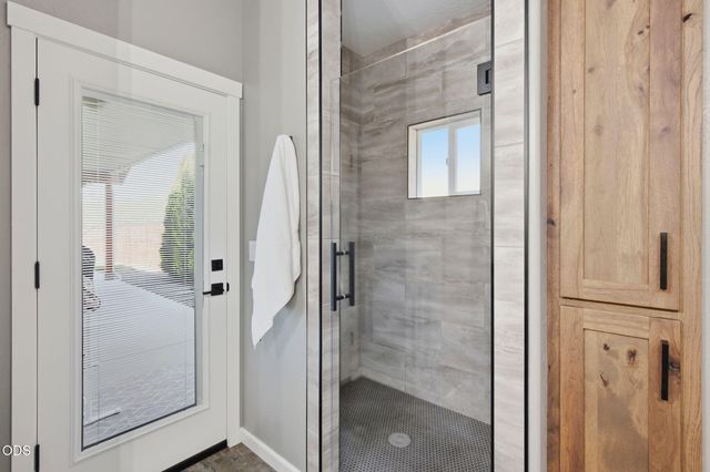 326 SW Kennedy Way, Grants Pass, OR 97526