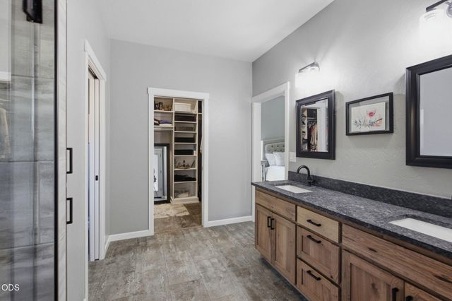 326 SW Kennedy Way, Grants Pass, OR 97526
