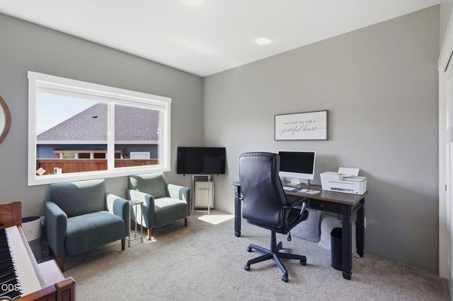 326 SW Kennedy Way, Grants Pass, OR 97526