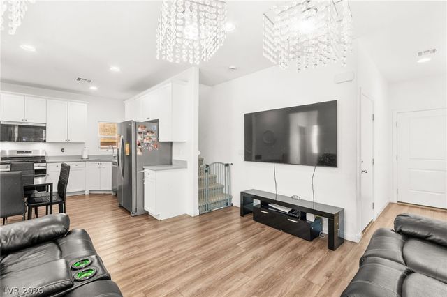 3664 High Prairie Avenue, Las Vegas, NV 89115
