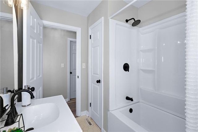 2712 Fenway AVE, Chesapeake, VA 23323