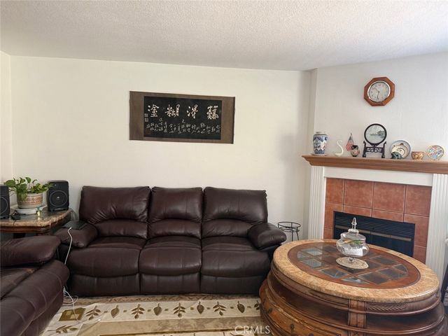 6975 Agra, Commerce, CA 90040