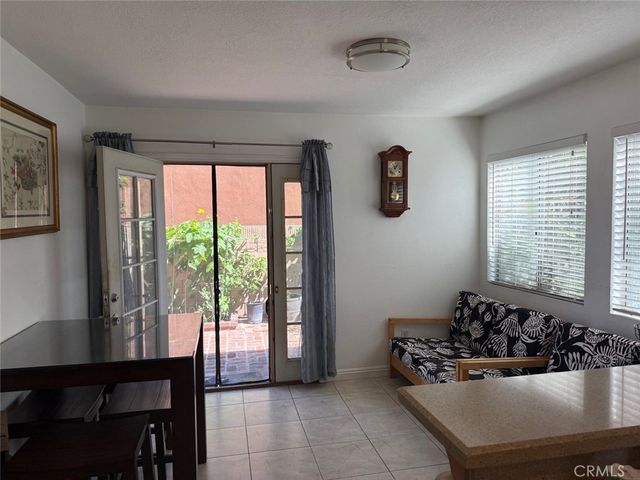 6975 Agra, Commerce, CA 90040