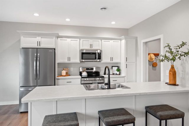 125 BENNINGTON COURT, Plover, WI 54467