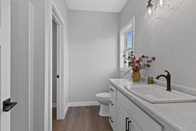 125 BENNINGTON COURT, Plover, WI 54467