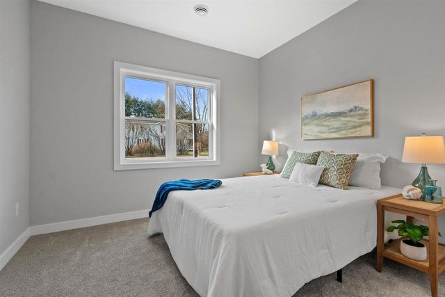 125 BENNINGTON COURT, Plover, WI 54467