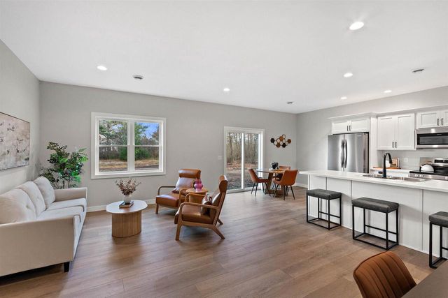 125 BENNINGTON COURT, Plover, WI 54467