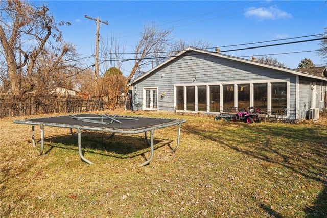 1945 Hemlock Drive, Haltom City, TX 76117