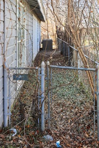 1945 Hemlock Drive, Haltom City, TX 76117