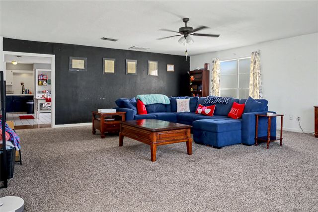 1945 Hemlock Drive, Haltom City, TX 76117