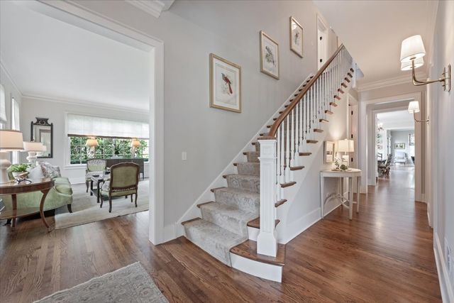 99 Tudor Place, Kenilworth, IL 60043