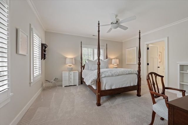99 Tudor Place, Kenilworth, IL 60043