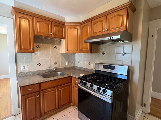 86 Greene St 2, Quincy, MA 02170