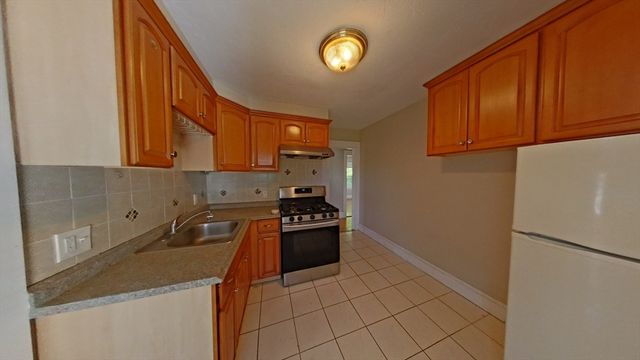 86 Greene St 2, Quincy, MA 02170