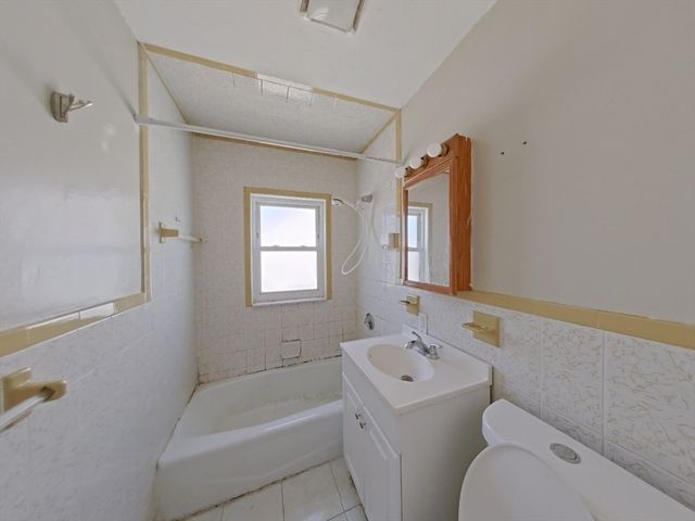 86 Greene St 2, Quincy, MA 02170