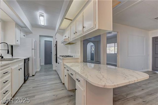 140 Sir David Way, Las Vegas, NV 89110