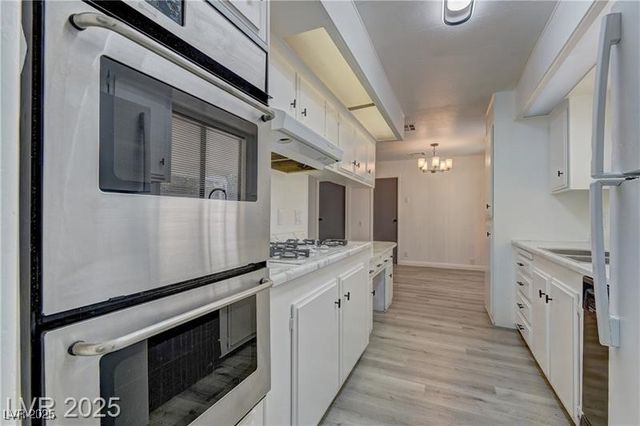 140 Sir David Way, Las Vegas, NV 89110