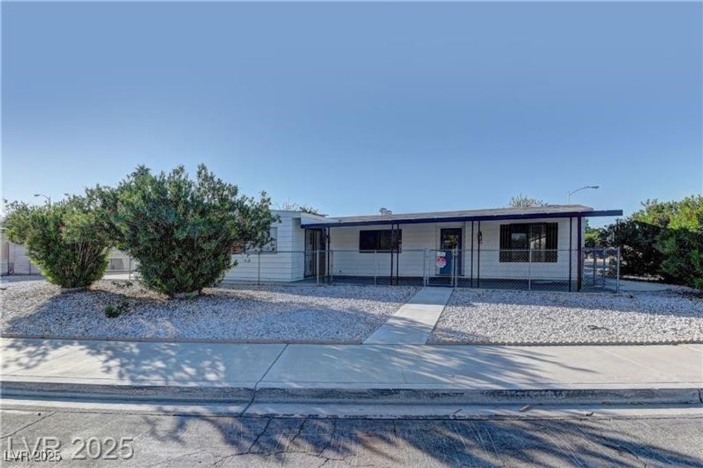 140 Sir David Way, Las Vegas, NV 89110