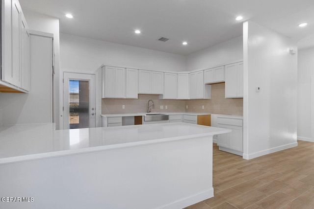 130 Organ Trail, Santa Teresa, NM 88008