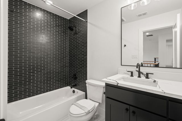 1770 Coopers Hawk Drive, Arlington, TX 76005