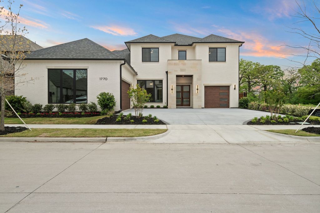 1770 Coopers Hawk Drive, Arlington, TX 76005