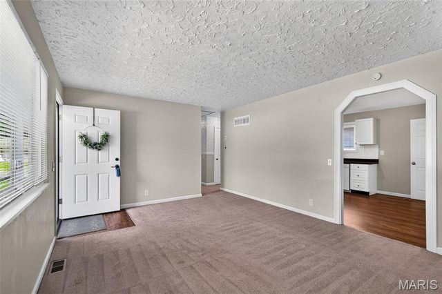 200 Falcon Drive, Florissant, MO 63031