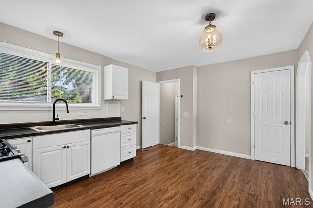 200 Falcon Drive, Florissant, MO 63031