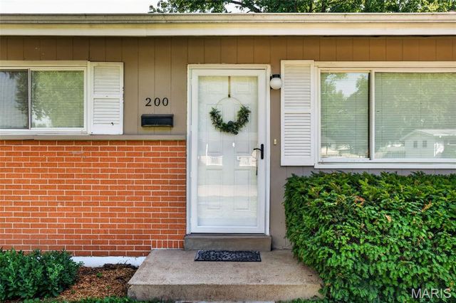 200 Falcon Drive, Florissant, MO 63031