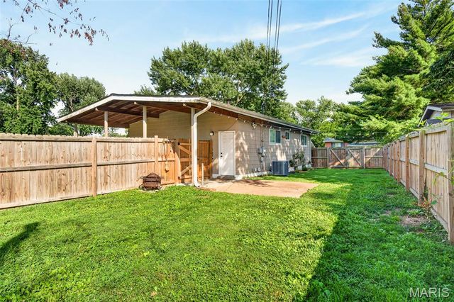 200 Falcon Drive, Florissant, MO 63031
