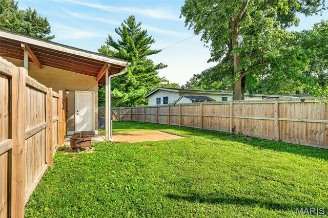 200 Falcon Drive, Florissant, MO 63031
