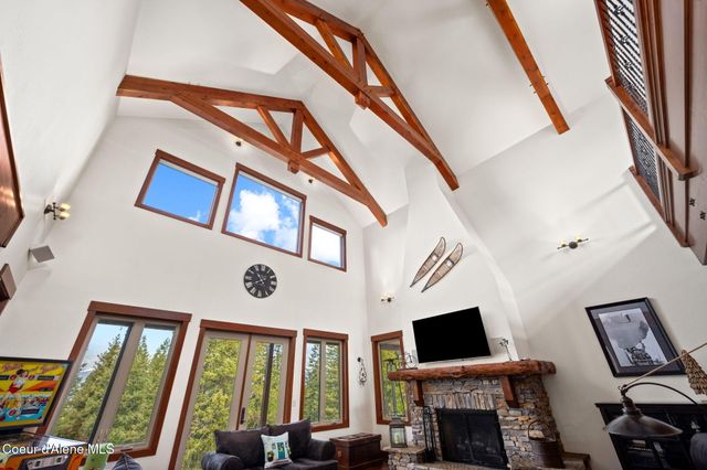 645 Eagle Crest DR, Sagle, ID 83860