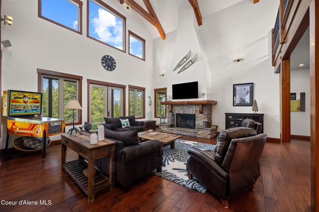 645 Eagle Crest DR, Sagle, ID 83860