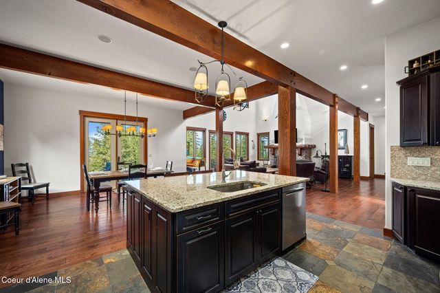 645 Eagle Crest DR, Sagle, ID 83860