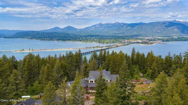 645 Eagle Crest DR, Sagle, ID 83860