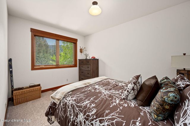 645 Eagle Crest DR, Sagle, ID 83860