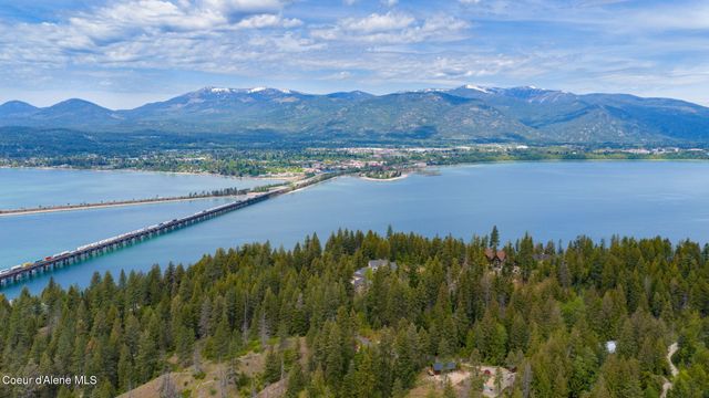 645 Eagle Crest DR, Sagle, ID 83860
