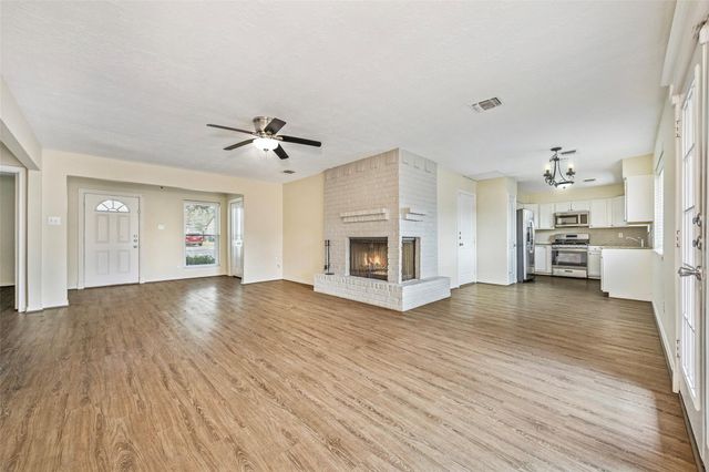 103 Brigadoon Lane, Friendswood, TX 77546