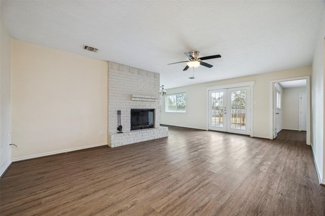 103 Brigadoon Lane, Friendswood, TX 77546